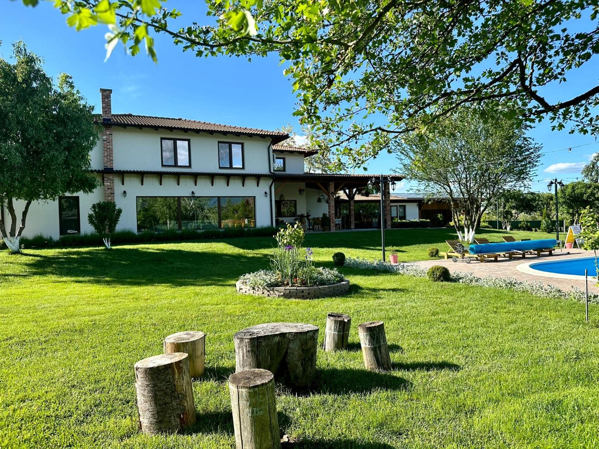 Epic House Valea Avrigului Villa Luaran gambar